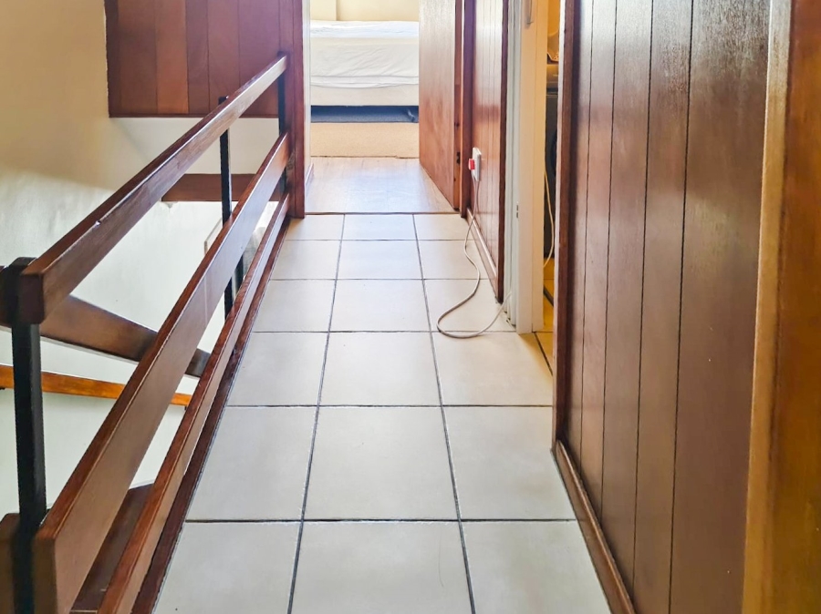 To Let 2 Bedroom Property for Rent in Loevenstein Western Cape